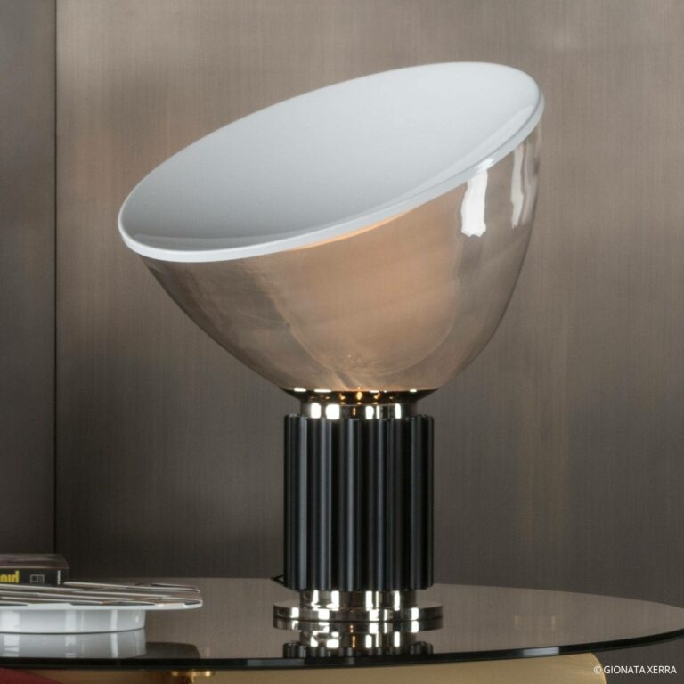 FLOS Taccia malý - LED stolní lampa
