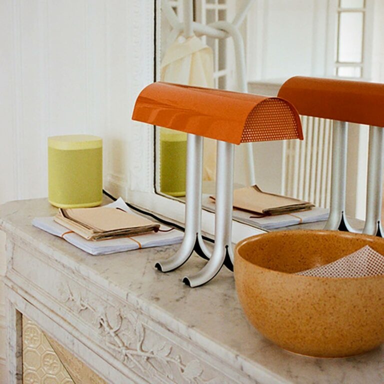 HAY Anagram stolní lampa oranžová brynýrovaná