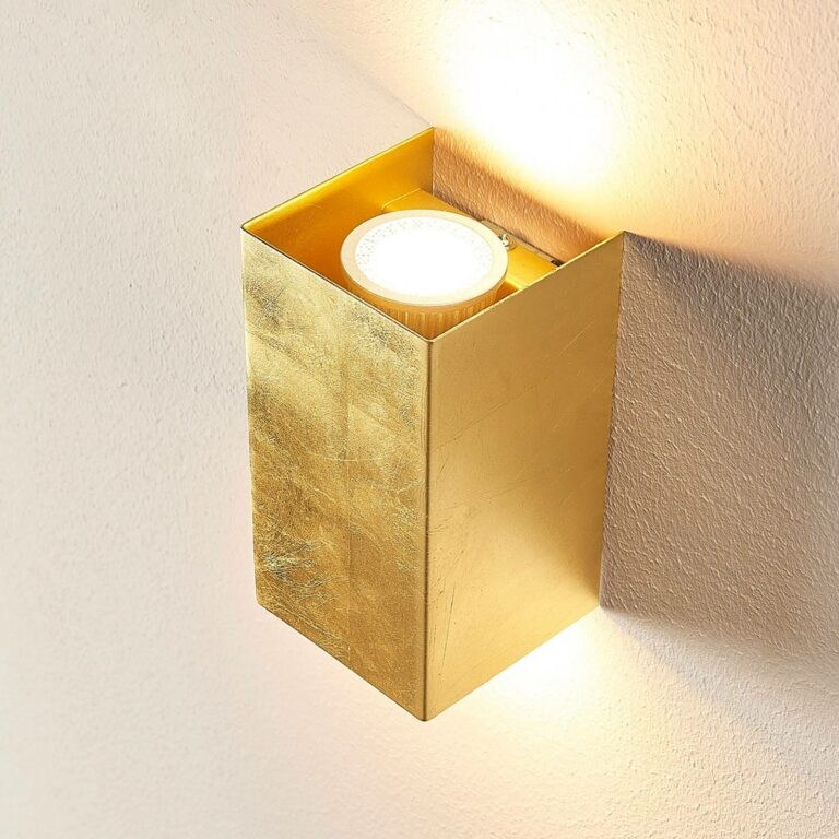 Zlatě zbarvená nástěnná lampa Tabita z kovu