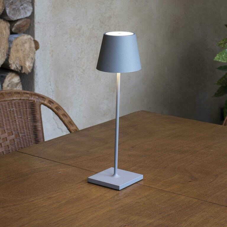 LED stolní lampa Toc s USB nabíječkou