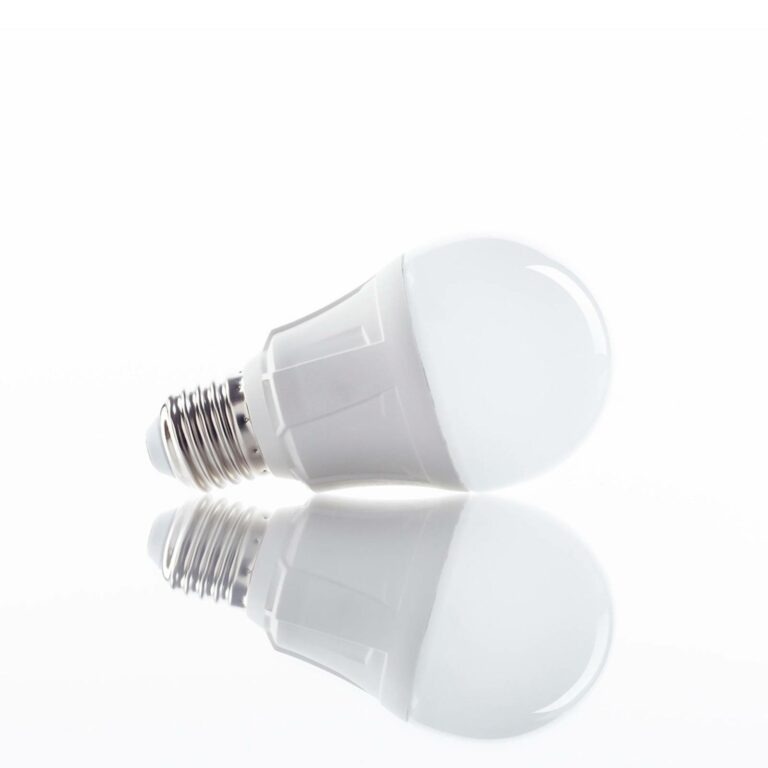 LED žárovka tvar žárovky E27 11W 830 sada3ks