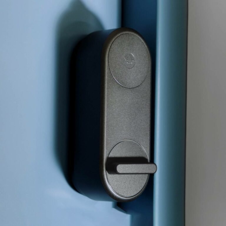 Yale Linus Smart Lock dveřní zámek
