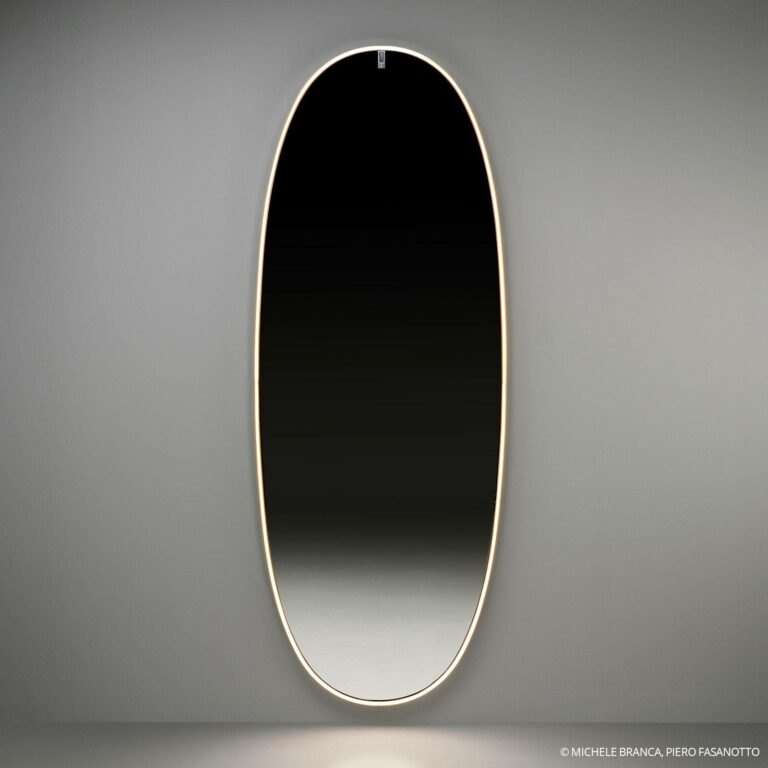 FLOS La Plus Belle LED nástěnné zrcadlo